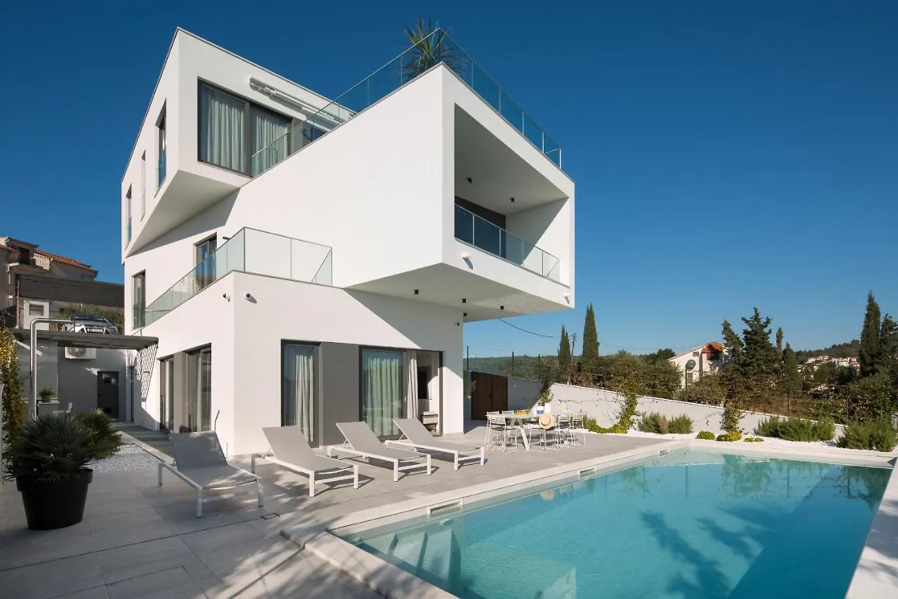 Villa Juliet Trogir 0*,  Croatia